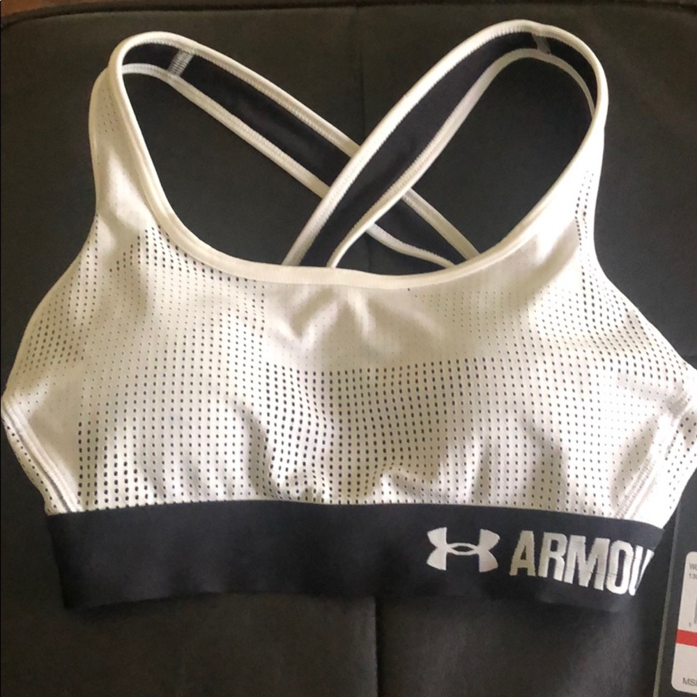 NWT White & black Under Armour XS sports bra
